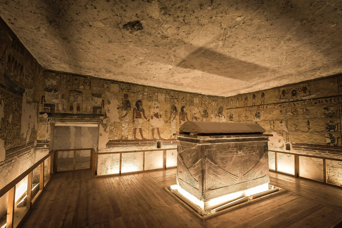 Hrobka Amenhotepa III. sa opäť otvára v Egypte a ohromuje svojimi zrekonštruovanými freskami.