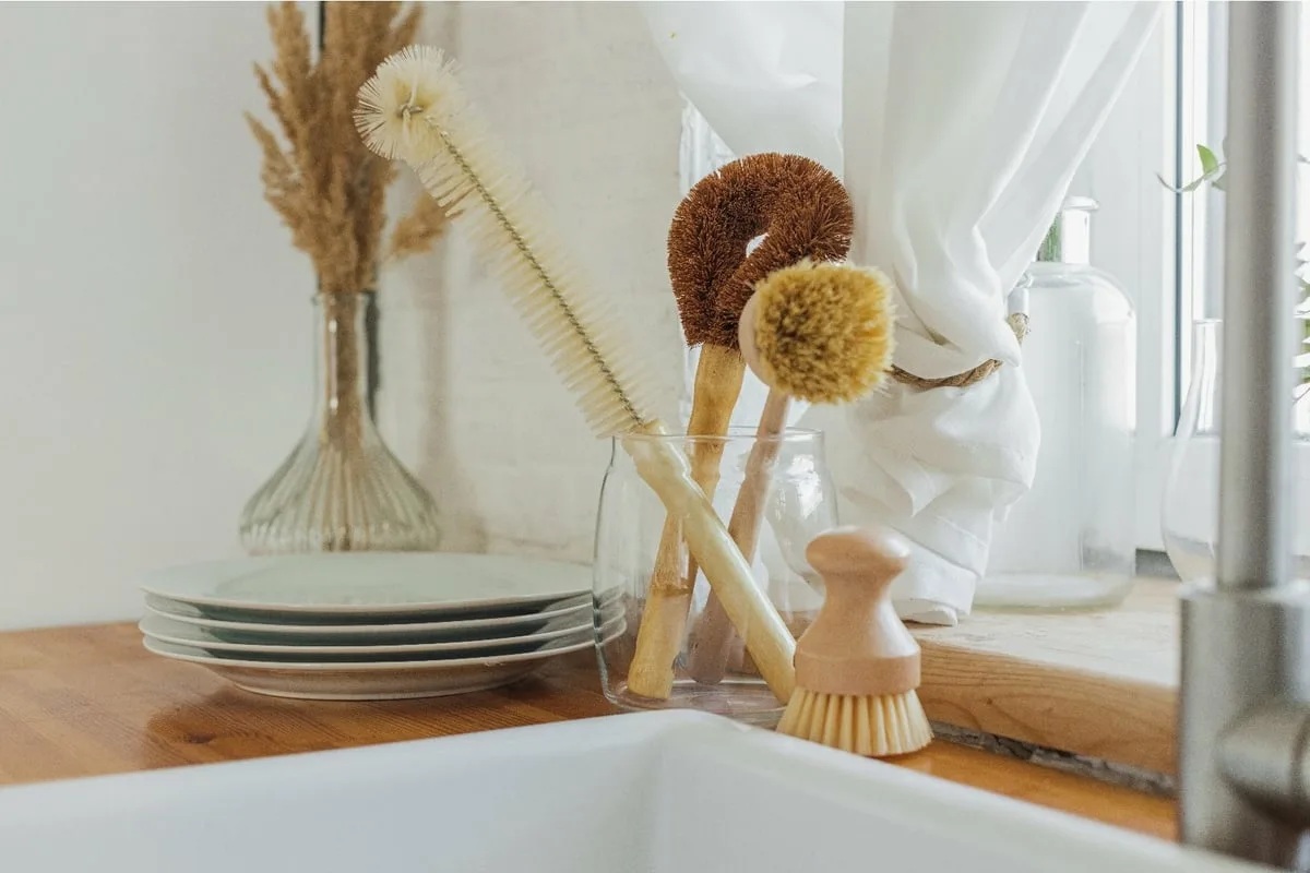 Rozlúčte sa s kuchynskými špongiami: ekologická alternatíva, ktorá získava na popularite v Európe