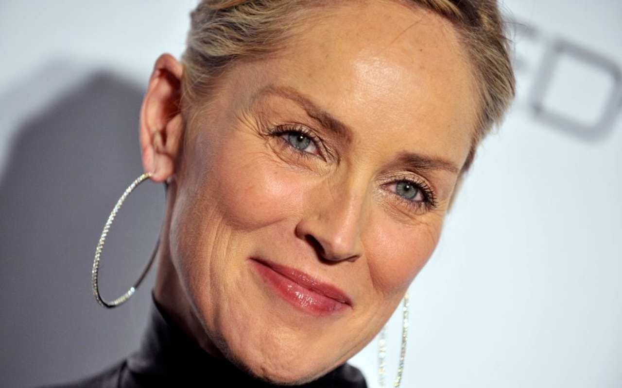 Ako používať jablčný ocot na zmiernenie jemných vrások a odstránenie vrások prirodzeným spôsobom