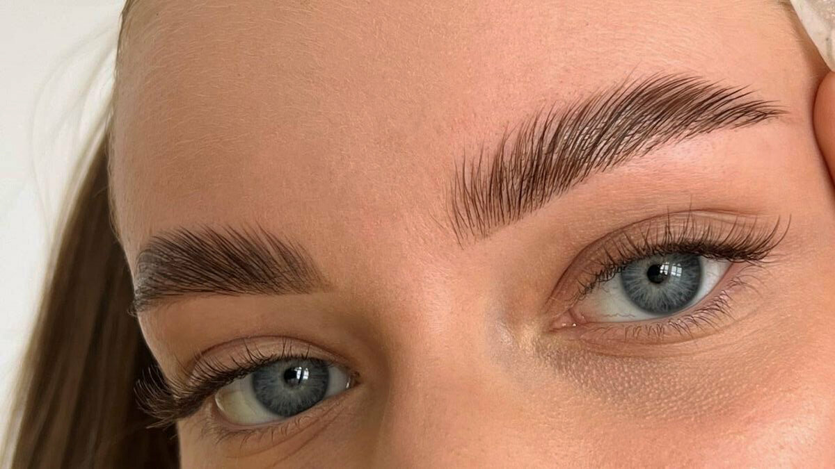 Najlepší a najdostupnejší produkt na starostlivosť o riasy a obočie. „Naši zákazníci dosahujú vynikajúce výsledky.“