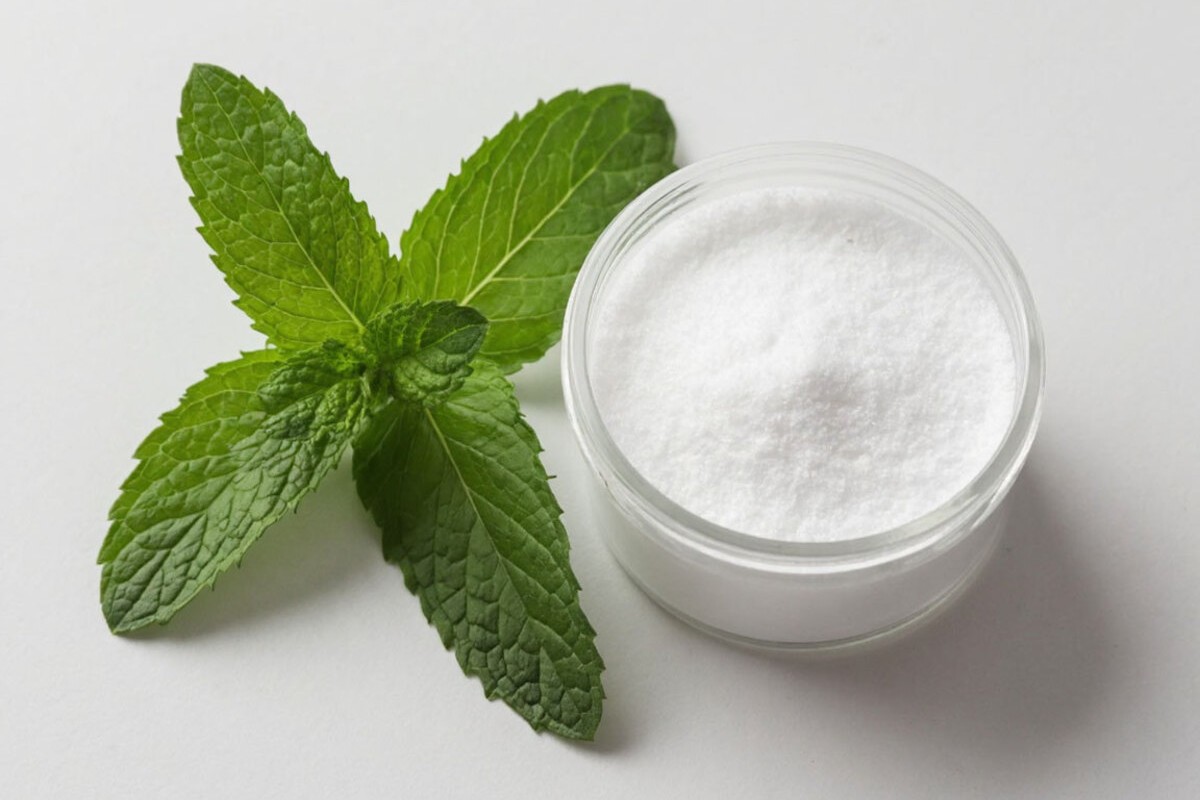 Načo sa mieša mäta a jedlá sóda: použitie a výhody