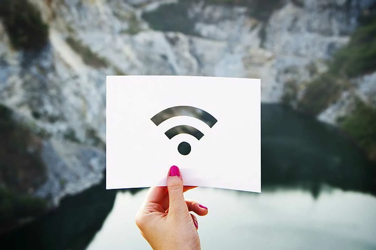 Neviditeľná Wi-Fi: chráňte svoje pripojenie a nedovoľte, aby ho odhalili cudzí ľudia