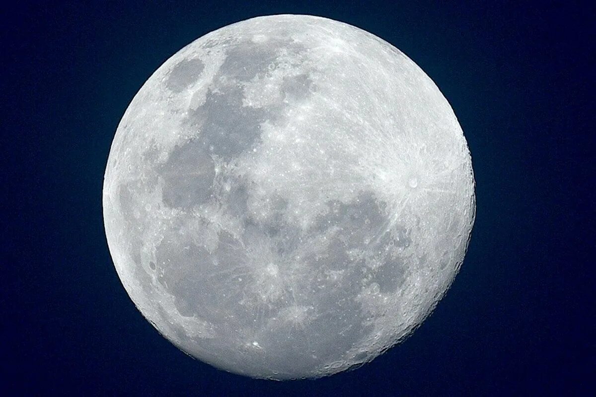 Astronomický objav storočia: potvrdené, čo sa nachádza vo vnútri Mesiaca, a prepísaná história Slnečnej sústavy