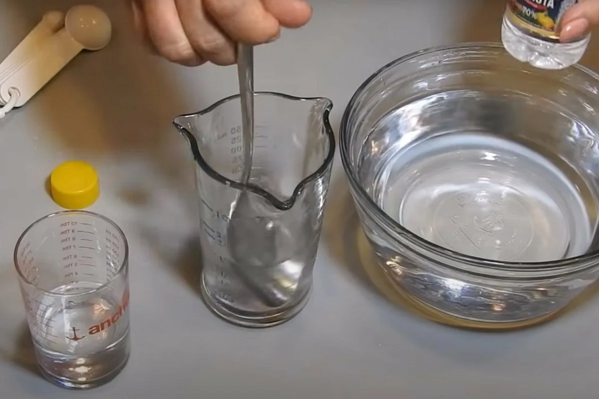 Ani dezinfekčný prostriedok, ani čistiaci prostriedok: s touto zložkou bude obrazovka vášho televízora ako nová.