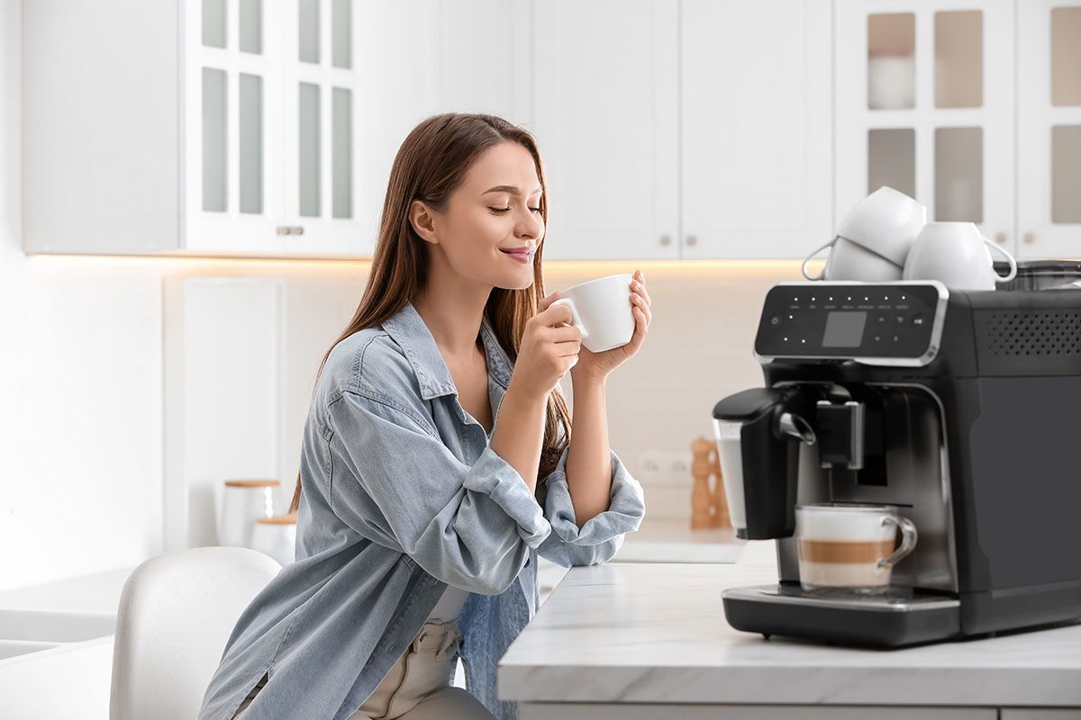 6 najlepších kávovarov na prípravu espressa, amerického kávy a latte s ovseným mliekom, hodných baristu.