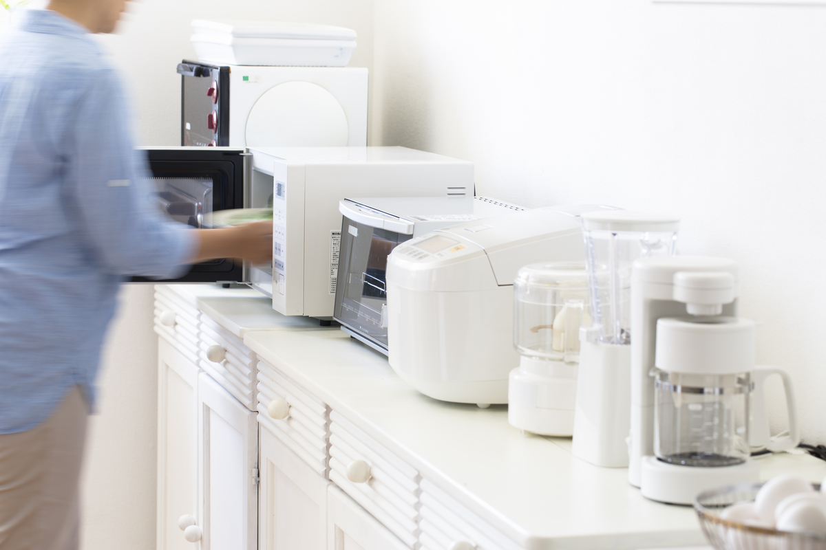 Domáce spotrebiče, ktoré by ste nemali nechávať zapojené v zásuvke, keď odchádzate z domu: nebezpečenstvo nezapnutia