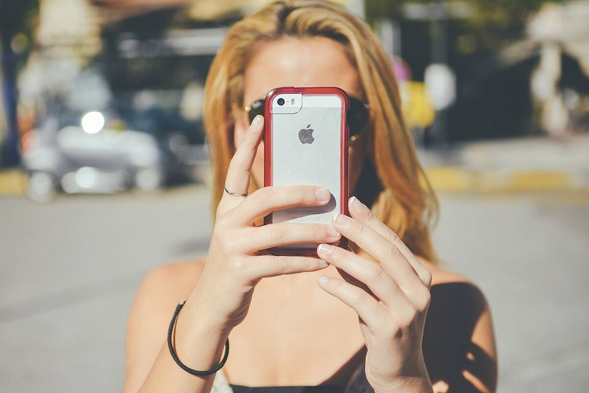 Zistite, ako nastaviť mobilný telefón tak, aby odfotil osobu, ktorá ho vzala bez vášho povolenia