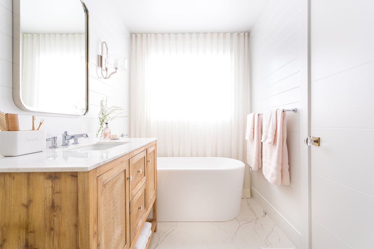 Zaveste ho vedľa vane alebo sprchy. Problémy s vlhkosťou a plesňou vo vašej kúpeľni budú navždy vyriešené. Riešenie problému s parou v kúpeľni