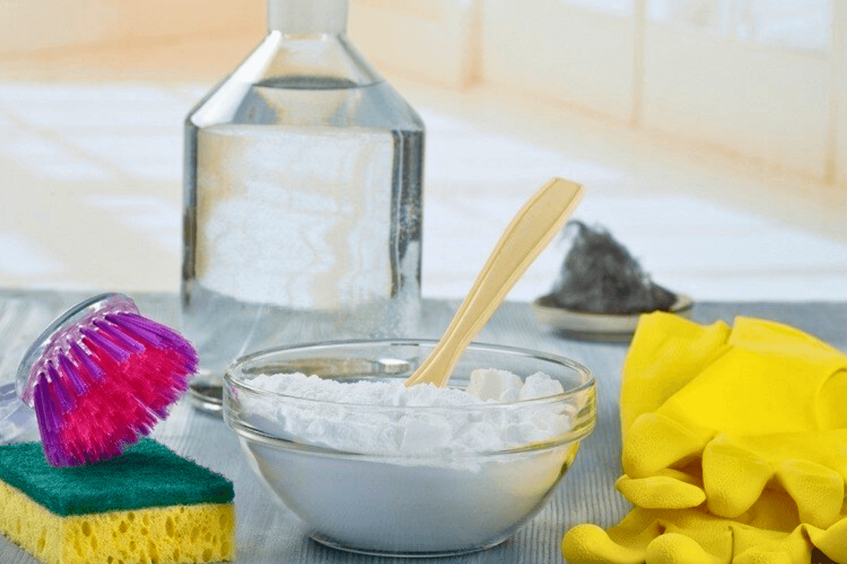 Banánová šupka a voda s jedlým sódou: na čo sa používajú a prečo sa táto zmes odporúča