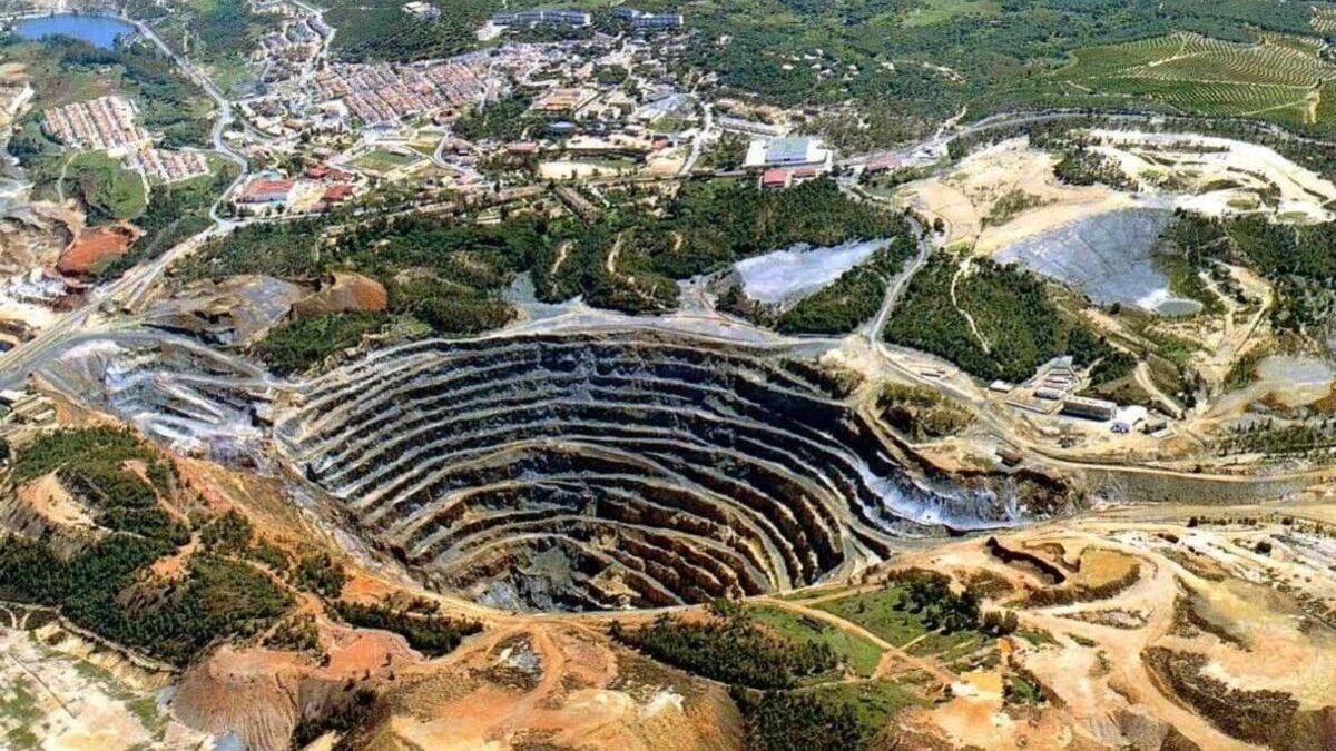 Je už 33 rokov uzavretá, ale existuje sen o obnovení prevádzky jednej z najväčších otvorených zlatých baní v celej Latinskej Amerike