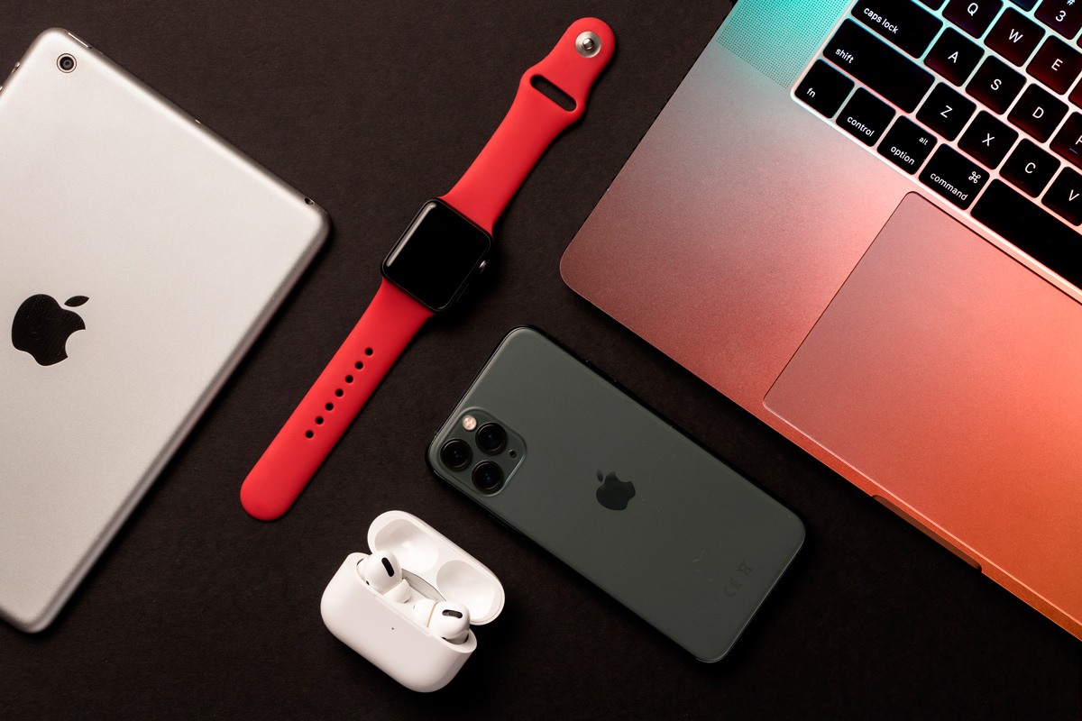 A WhatsApp ma už nudí. Stačia mi SMS a iMessage