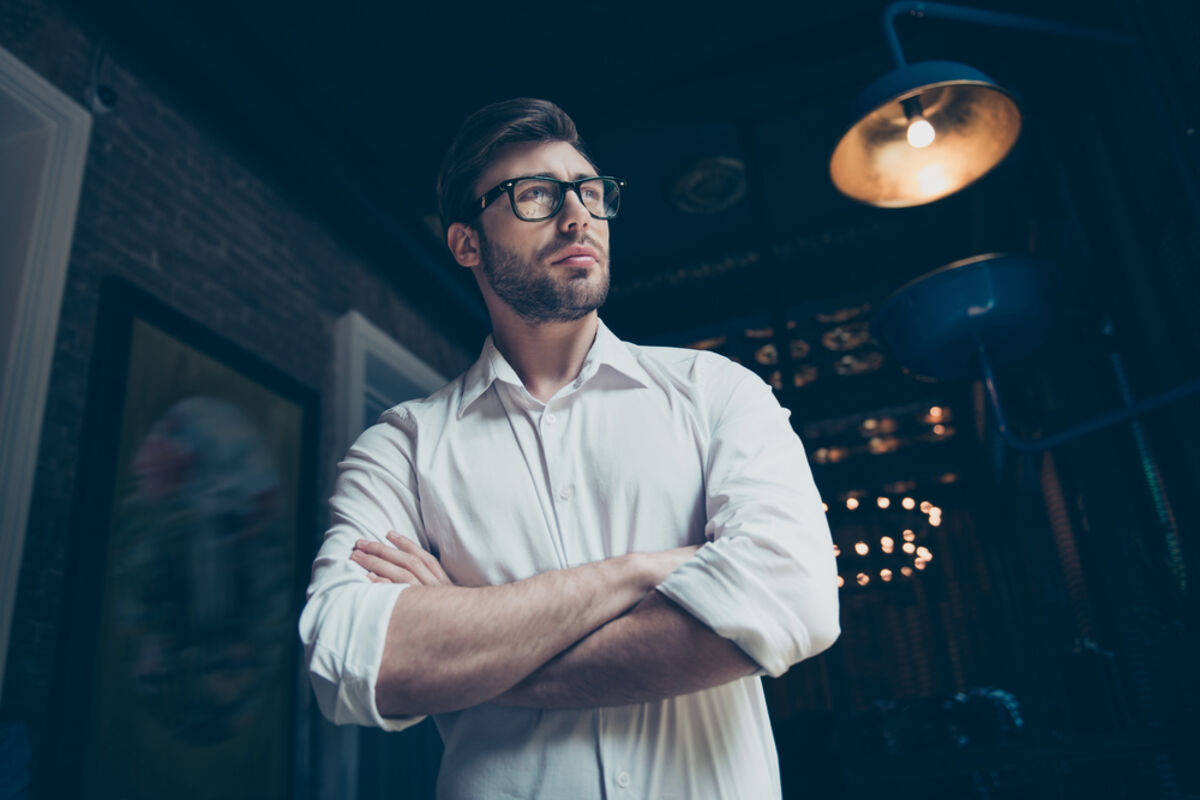 Zkrížené ruky počas rozhovoru môžu povedať viac ako slová – vysvetlenie psychológa