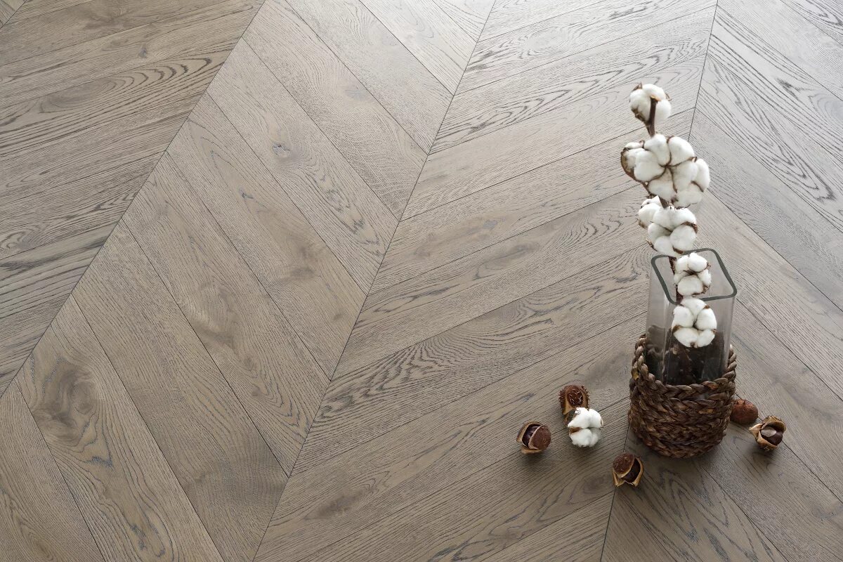 Váš parket bol poškodený vodou? Tu je návod, ako mu vrátiť pôvodný vzhľad len v niekoľkých krokoch.