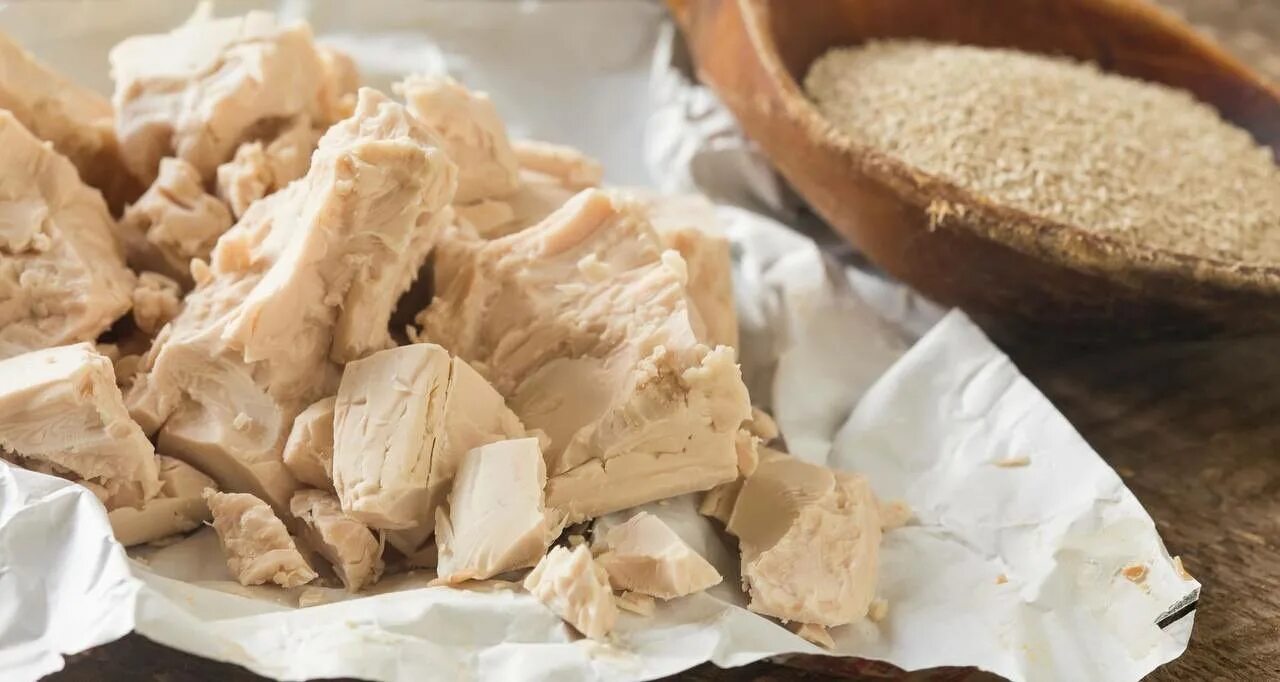 Na konci októbra polievam jahody týmto hnojivom – a na jar kvitnú tak bohato, že nie sú vidieť listy