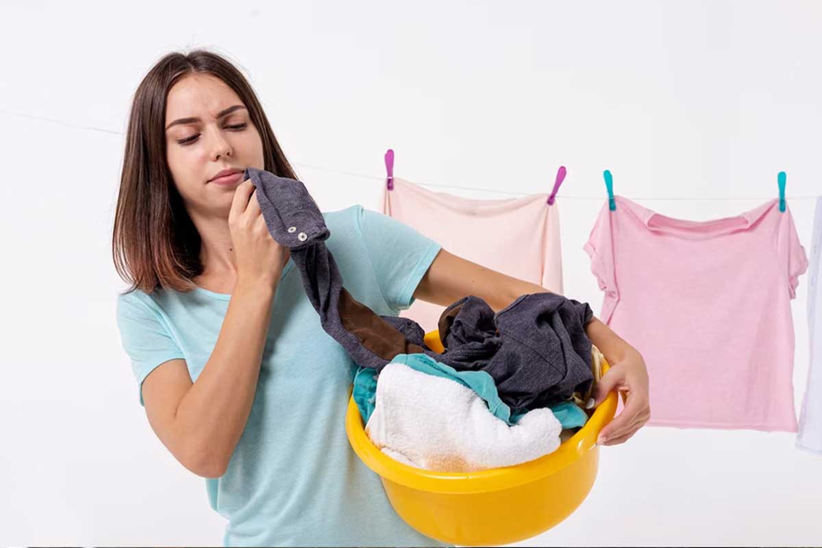 Zbohom, zápach vlhkosti na oblečení: 7 tipov a trikov, ktoré vám určite pomôžu vyhnúť sa „príjemným zápachom“ pri sušení oblečenia v interiéri túto zimu