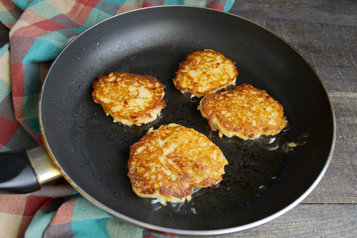Zemiakové placky neabsorbujú olej, ak použijete tento jednoduchý trik. Funguje vždy