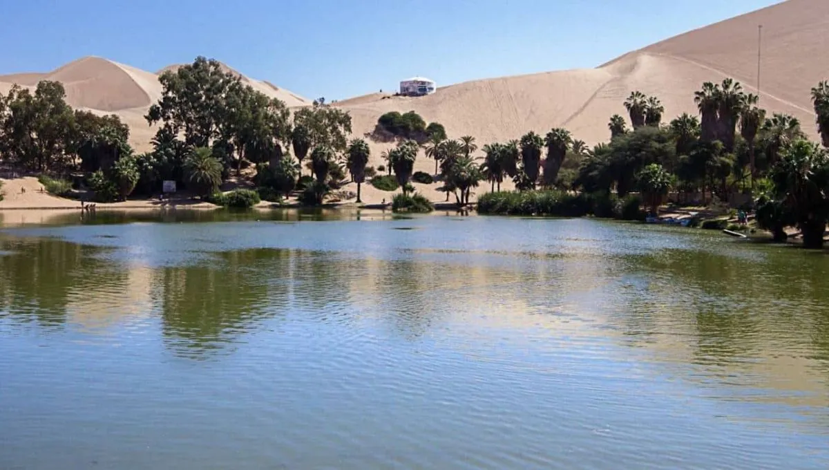 Juhoamerická krajina s najznámejšou oázou: obrovskými dúnami a gigantickou lagúnou vysokou 100 metrov