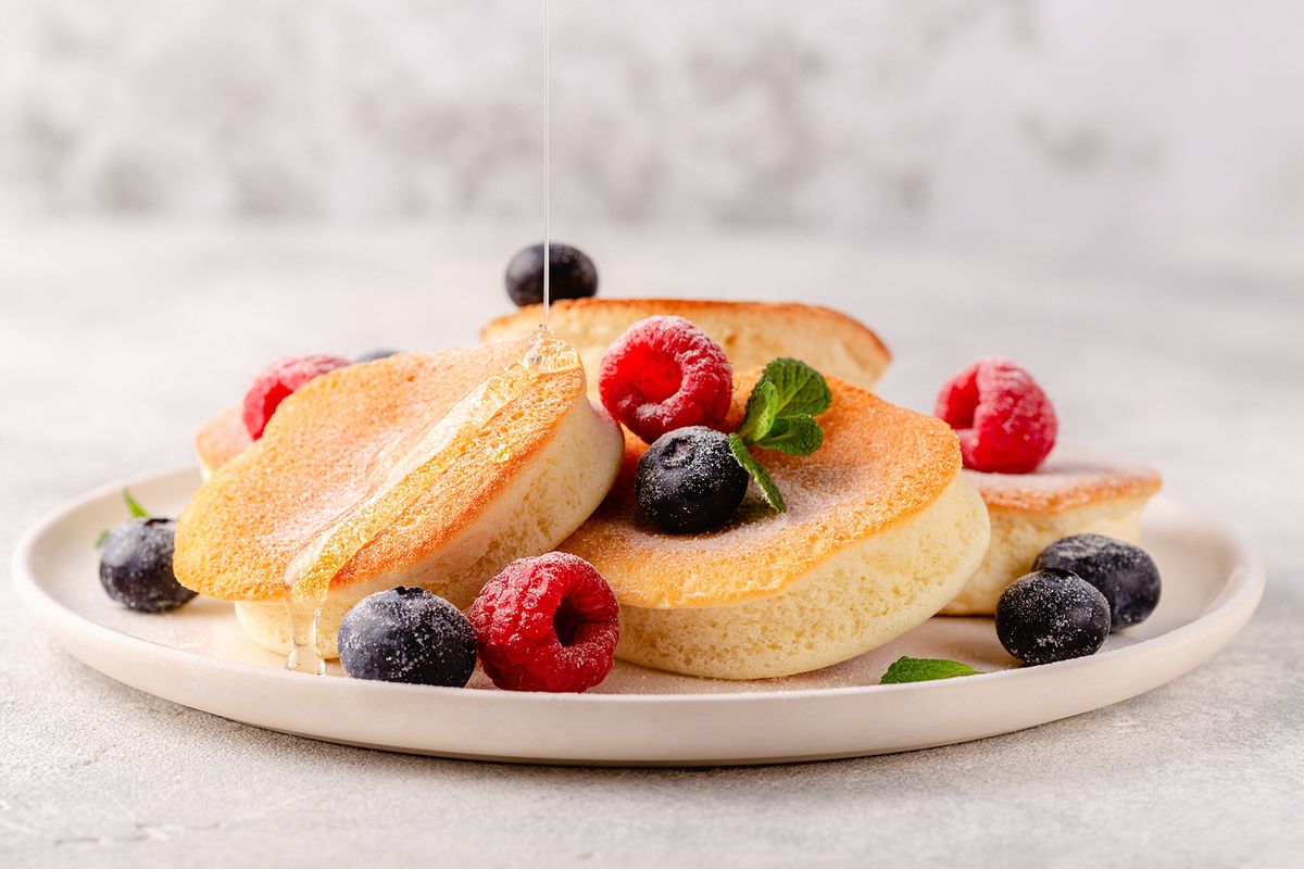 Pufové palacinky, ktoré sú ako obláčiky, môžete pripraviť na smotane za 10 minút. Vyskúšajte recept