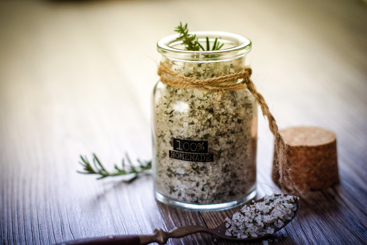 Pomocou iba dvoch ingrediencií tento babkin recept vyčistí vzduch vo vašej domácnosti