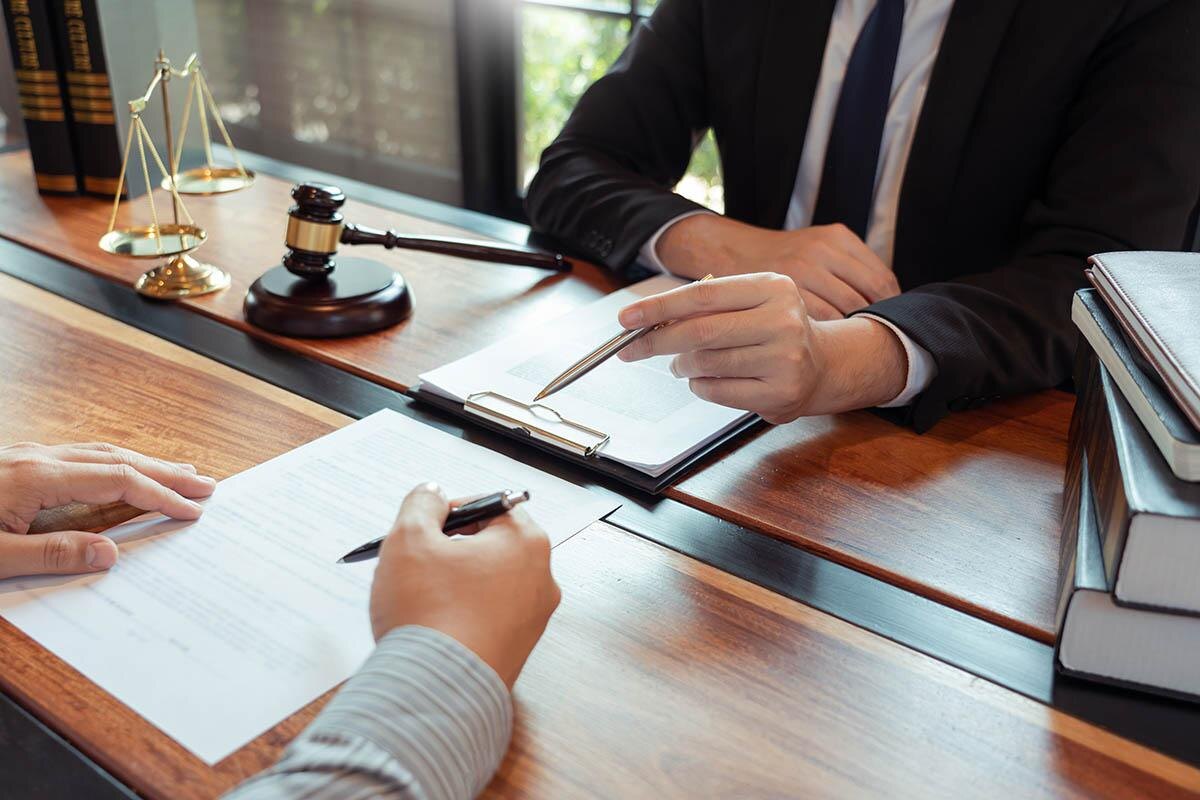 Notár: „Buďte opatrní pri výbere peňazí z účtu rok pred smrťou, daňový úrad to môže považovať za prijatie dedičstva a budete povinný zaplatiť dedičskú daň.“