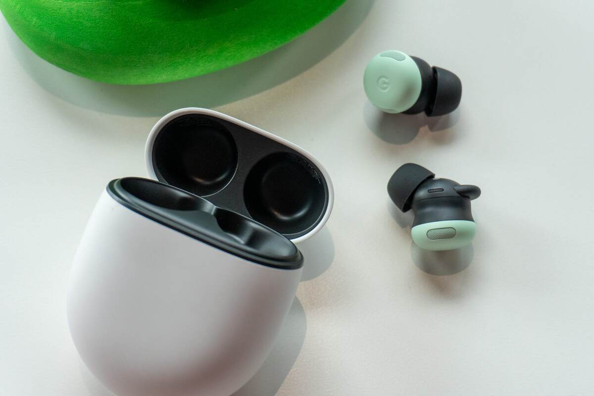 Tieto slúchadlá s umelou inteligenciou prekladajú konverzácie v reálnom čase do viac ako 40 jazykov! Znižujú hluk, sú pohodlné a ľahké