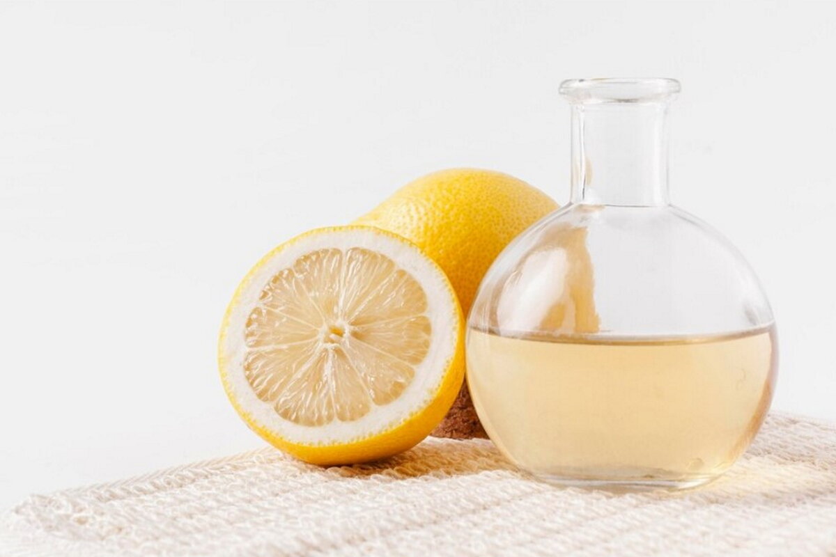 Zmiešajte dve polievkové lyžice octu s tromi časťami citróna: prečo sa to odporúča a načo to slúži