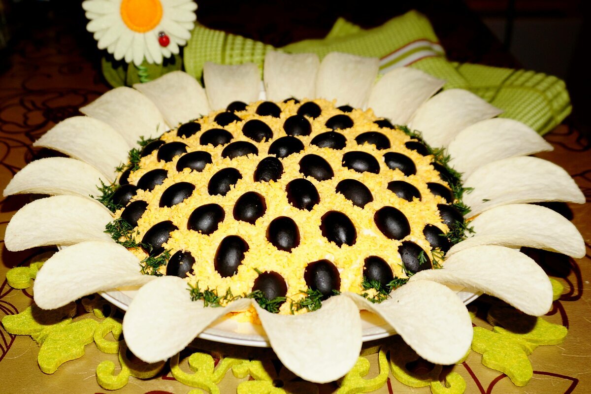 Chuť je ešte lepšia ako vzhľad. Pripravte tento šalát, ak chcete potešiť svojich hostí.