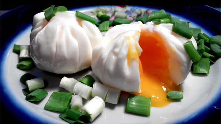 Prečo pridávať ocot do panvice pri vyprážaní vajec?