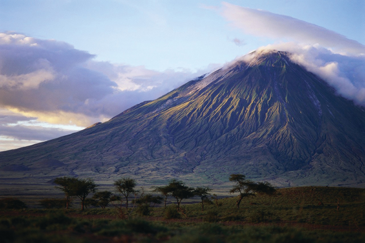 Vedci nespúšťajú z očí a už mesiac „počúvajú“ otrasy najchladnejšieho vulkánu na svete