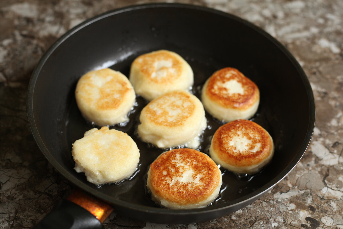 Žiadne cereálie, žiadne palacinky. Tieto tvarohové palacinky sú najlepšou voľbou pre sladké raňajky
