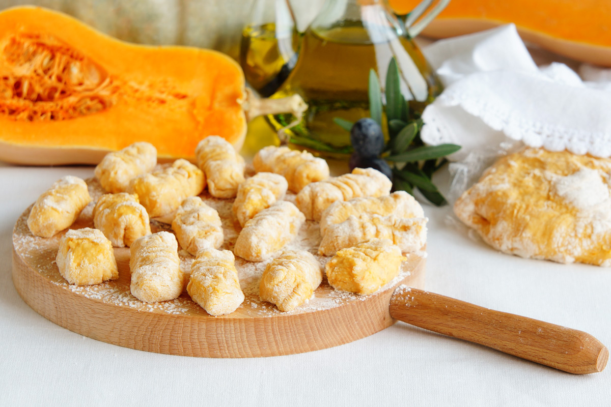 Kombinujem dva druhy zeleniny a dostanem slnečné knedle. Chutné, lahodné a zdravé.