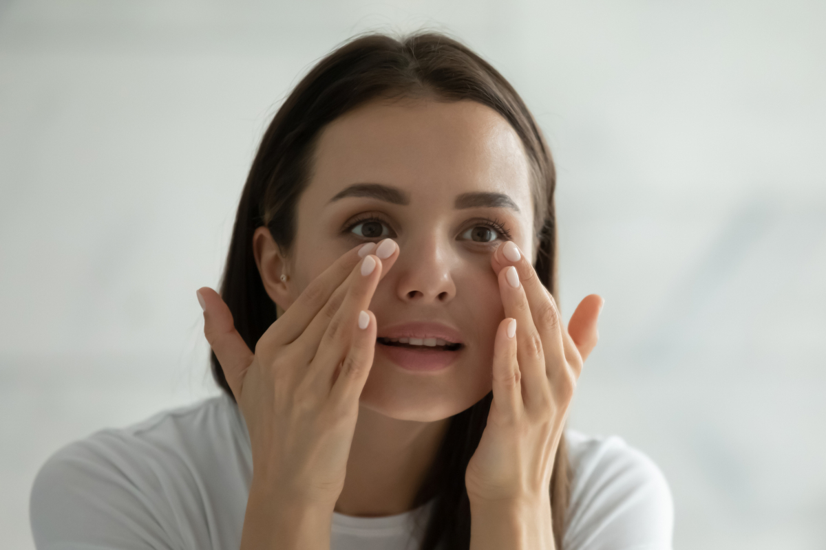 Ako rýchlo, prirodzene a doma odstrániť tmavé kruhy alebo vačky pod očami: vráťte si mladistvý vzhľad tváre