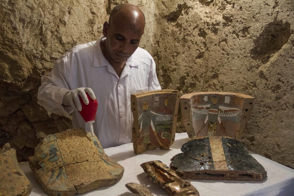 Historický nález: objavili sochu rodiny, ktorej vek presahuje 40 storočí, čo mení históriu starovekého Egypta
