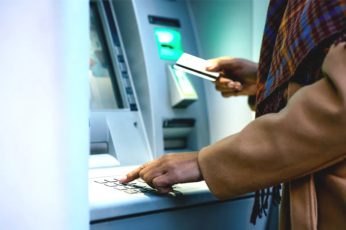 Takto vyzerajú kryty na bankomatoch, kvôli ktorým môžete prísť o peniaze