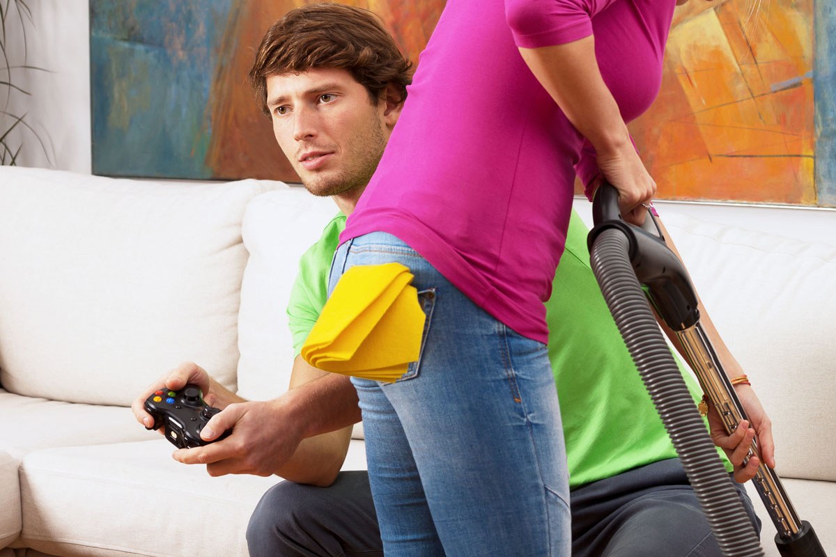 Filológ: „Mnohí muži, ktorí nevedia, kde sa čo nachádza v dome, vedia naspamäť zloženie futbalových tímov. Nie je to nedostatok schopností, ale nedostatok záujmu.“