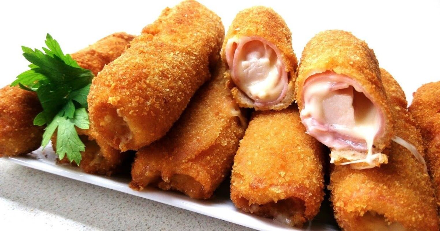 Chrumkavé rolky s krémovou náplňou. Potrebujete len niekoľko jednoduchých ingrediencií