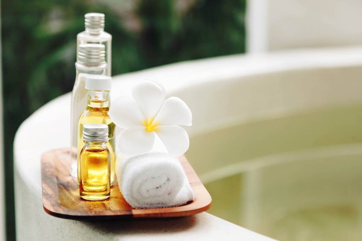 Ako vyrobiť domáci parfum, ktorý sa používa v hoteloch, aby kúpeľňa voňala príjemne