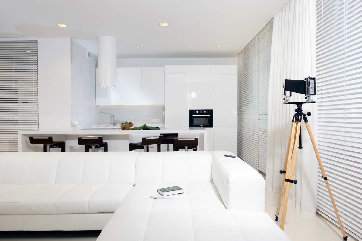 Maľovanie celého domu na bielo: „Mnoho ľudí si myslí, že je to bezpečná voľba, ale nie všetky odtiene bielej sú vhodné.“