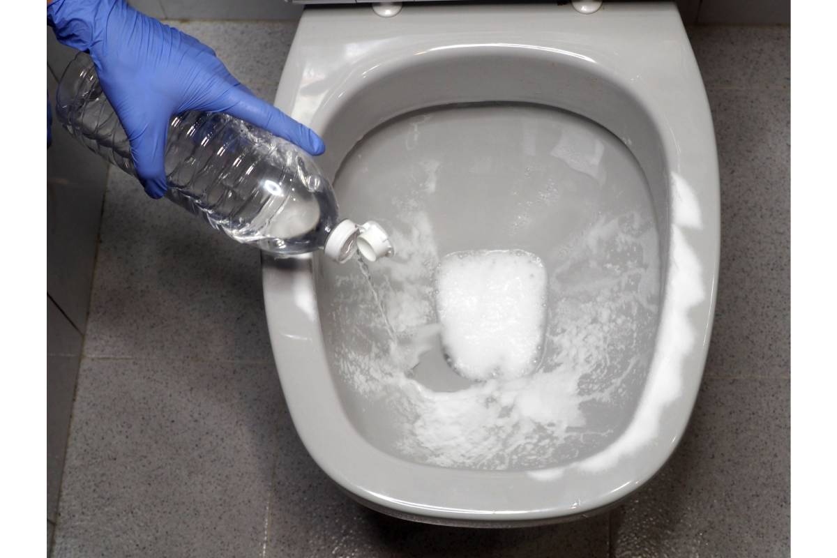 Ako používať soľ v toalete, aby ste chránili svoje zdravie a zabránili nepríjemným zápachom