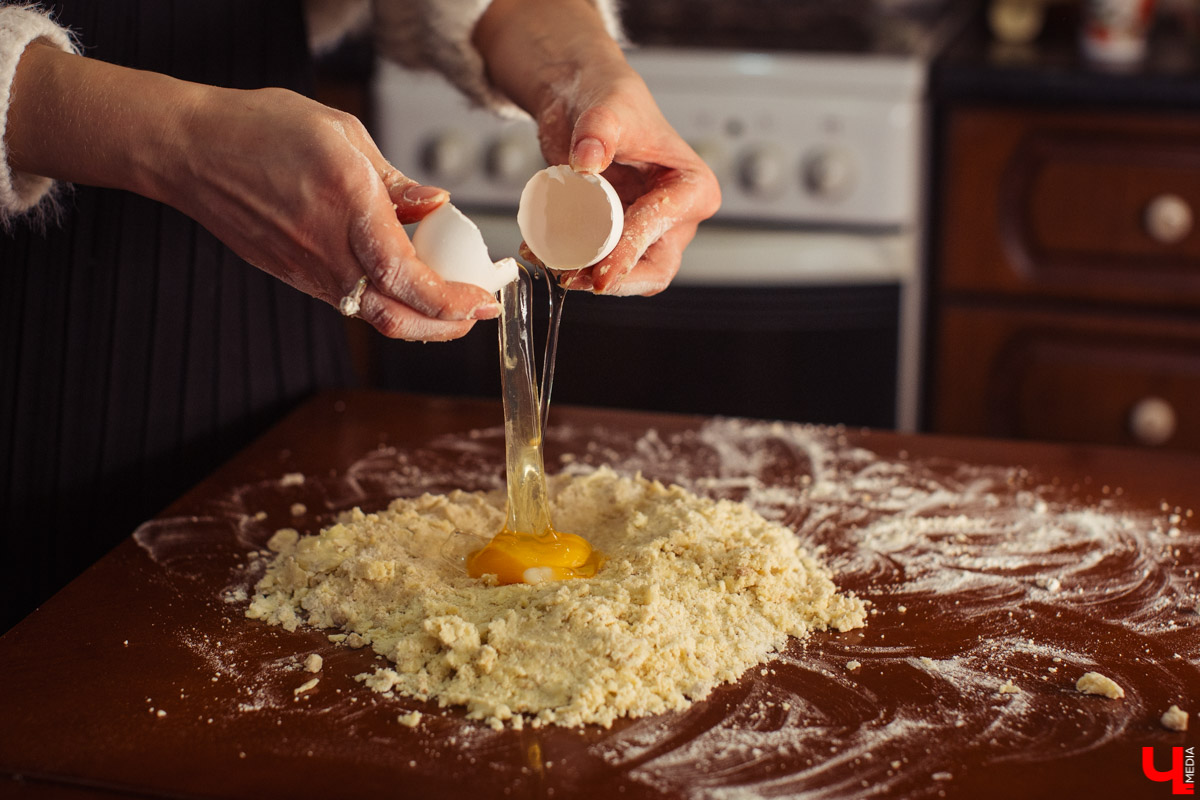 Novoročný torta sa rozplýva na jazyku, je vynikajúca a elegantná. Milovníci cheesecakov budú nadšení