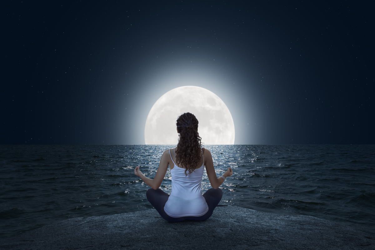 Mesiac dnes, streda, 24. december: „Strategicky umiestnite svoj vianočný kvet, aby ste prilákali šťastie na tieto Vianoce, vyvetrajte izbu a zapáľte trochu šalvie.“