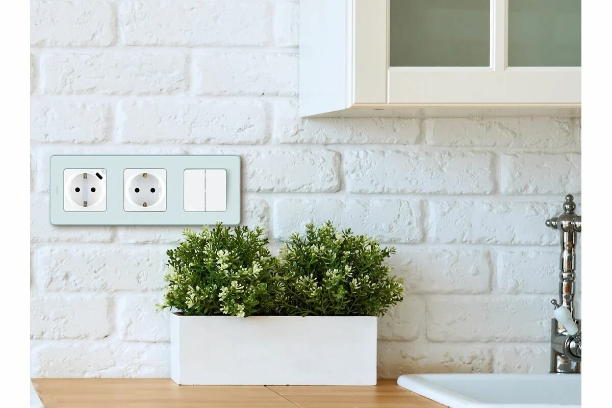 Elektrikár o tom, ako vymeniť zásuvku bez opravných prác: „Je to jednoduchá, lacná a nenáročná metóda.“