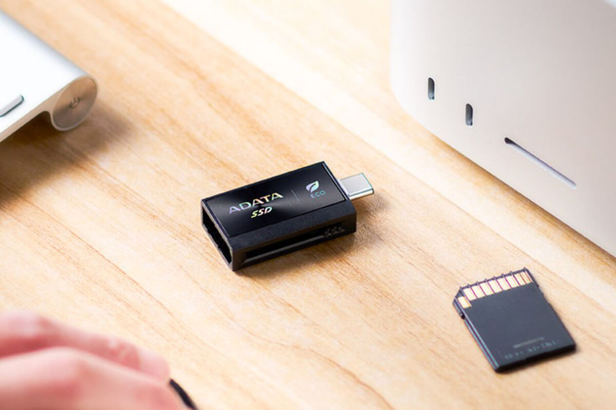 Vyzerá ako flash disk, ale v skutočnosti je to externý SSD bez káblov, ktorý funguje na akomkoľvek zariadení