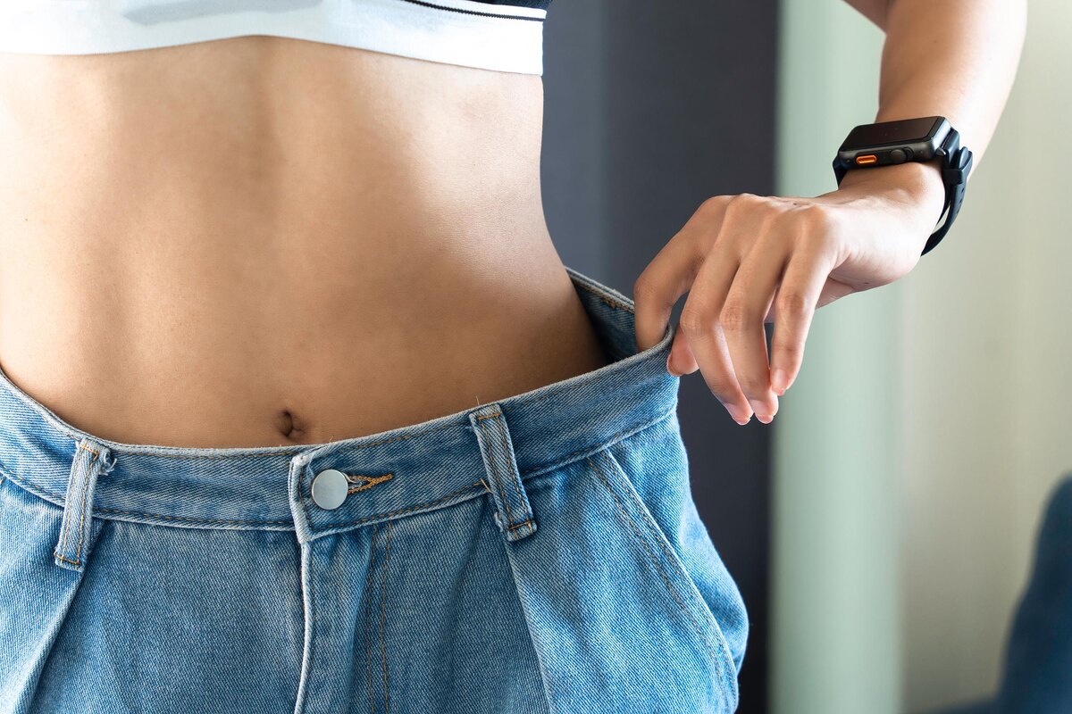 Odborník na metabolizmus: „Najúčinnejší spôsob, ako spáliť tuk na bruchu, sú drepy, mŕtvy ťah a príťahy.“