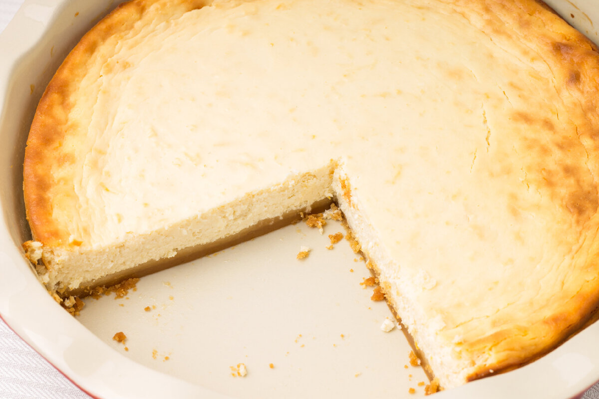 Je to kráľovský, ale aj rozmarný koláč. Pečiem cheesecake pri takejto teplote, vždy sa dobre zdvihne.