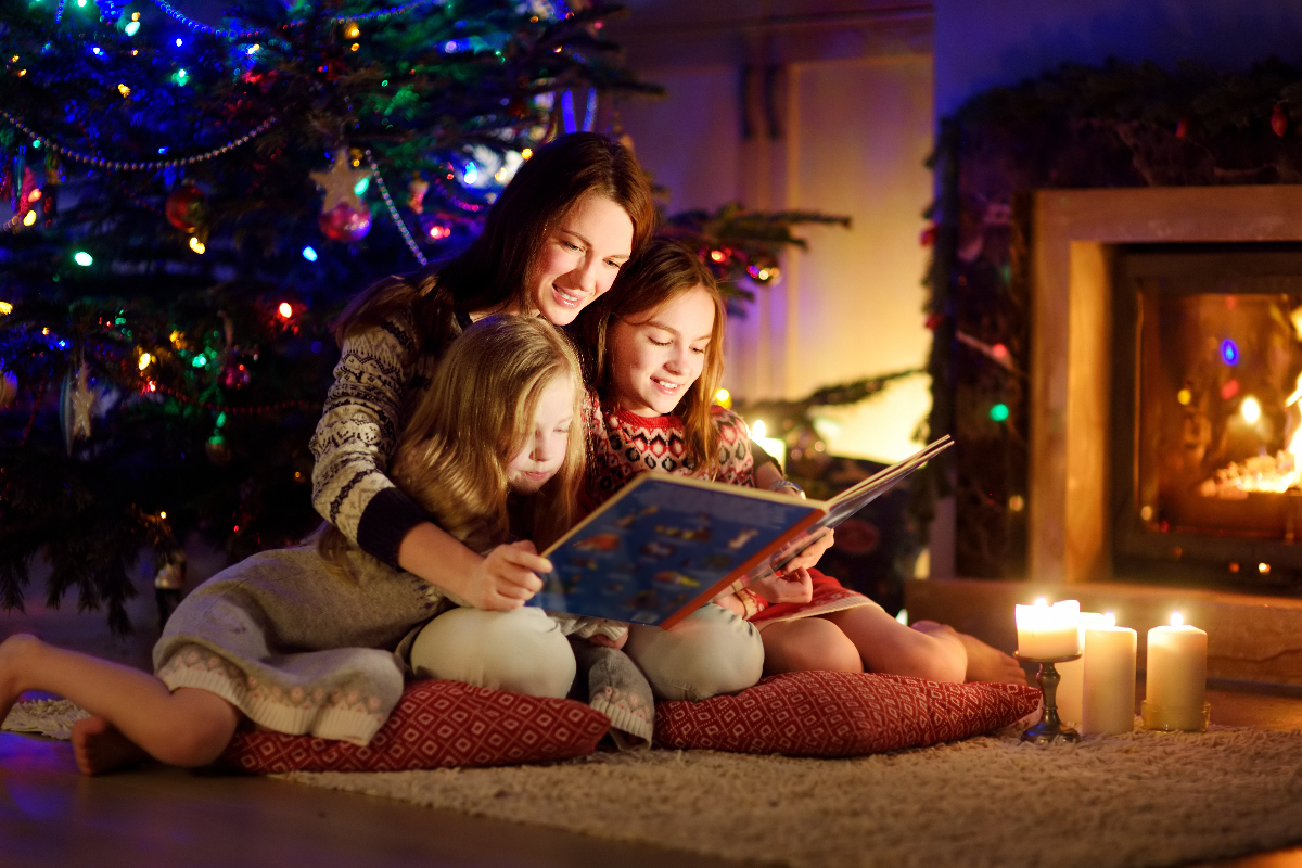 Psychická záťaž matiek počas Vianoc sa niekoľkonásobne zvyšuje: „Najviac ma unavuje, že rodina môjho manžela sa pýta mňa, a nie jeho, čo kúpiť deťom.“