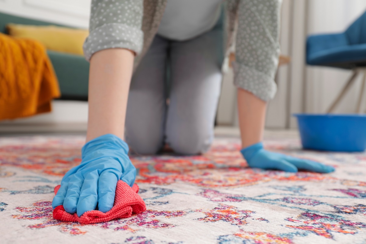 Odložte vysávač nabok. Pred sviatkami utrite koberec týmto prostriedkom a bude ako nový
