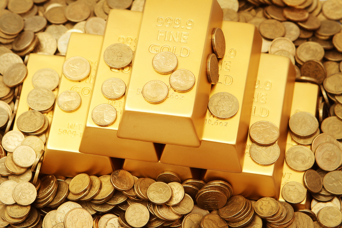 Nález storočia | Z poľa patriaceho jednej krajine boli vykopané mince a zlaté tehličky