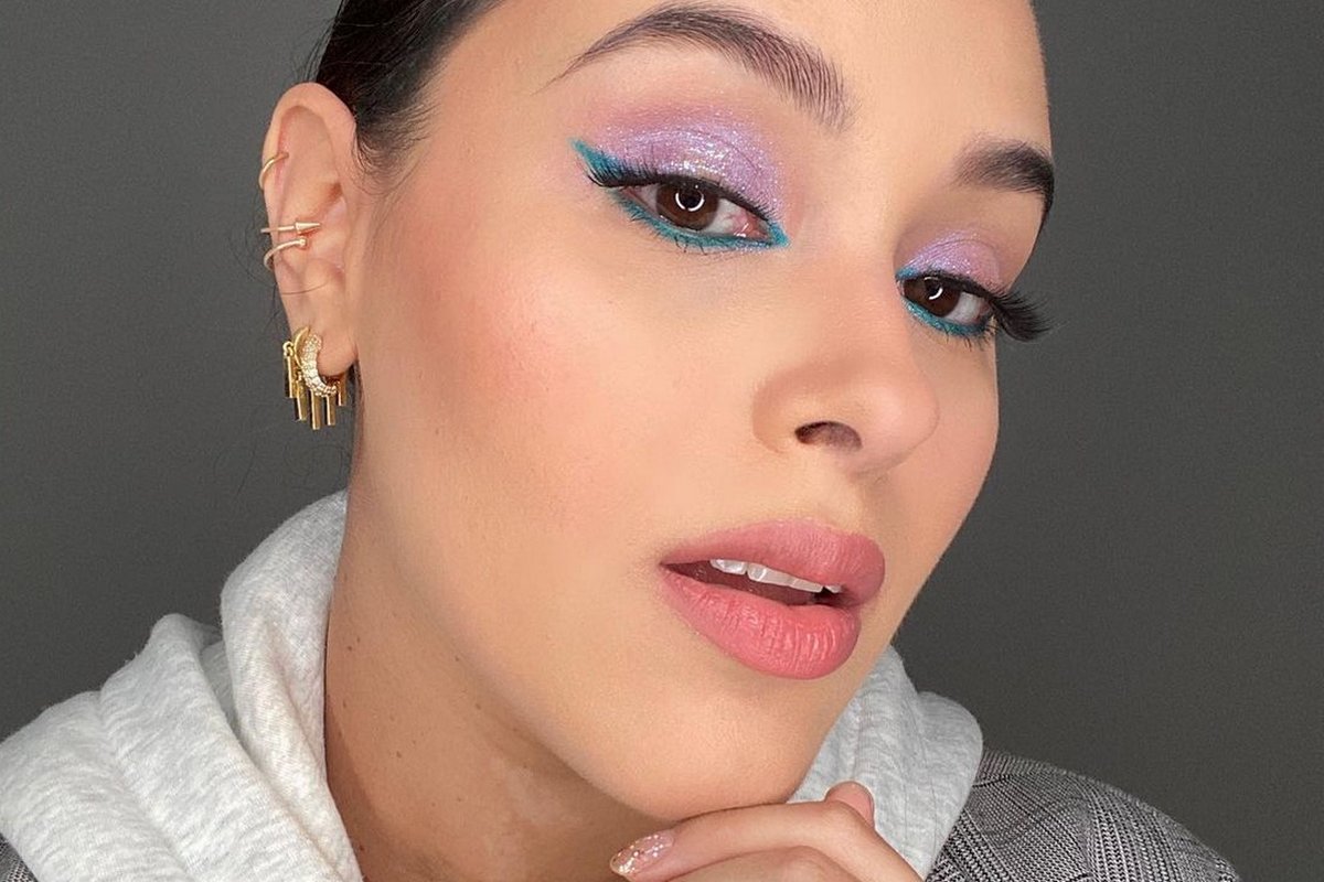 Opadnuté viečka? Tu je ideálna ceruzka na oči, ktorá zdvihne váš pohľad