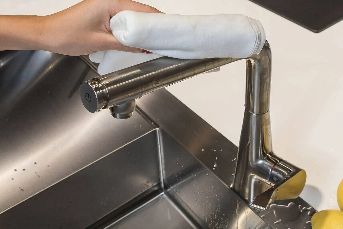 Ako odstrániť vodný kameň z kuchynského batérie: metóda, ktorá funguje